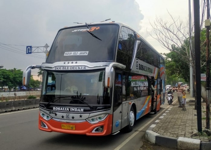 Bus Double Decker Jakarta Jogja