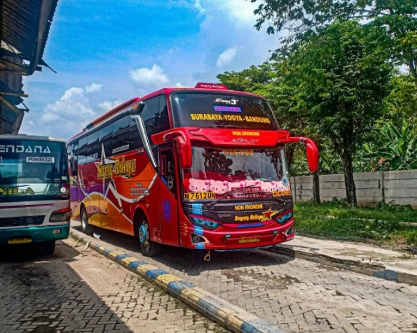 Bus Surabaya Semarang