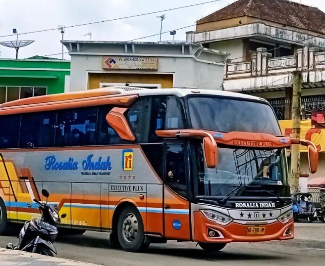 Bus Solo Malang
