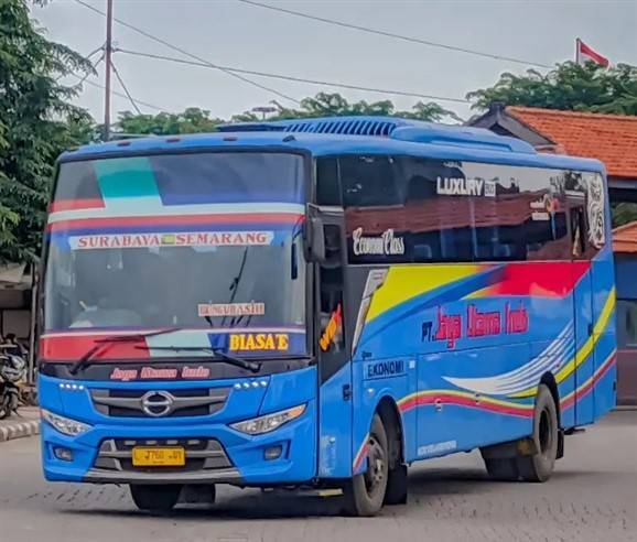 Bus Jaya Utama Indo