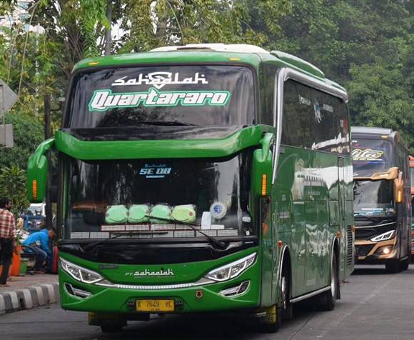 Bus Semarang Tangerang